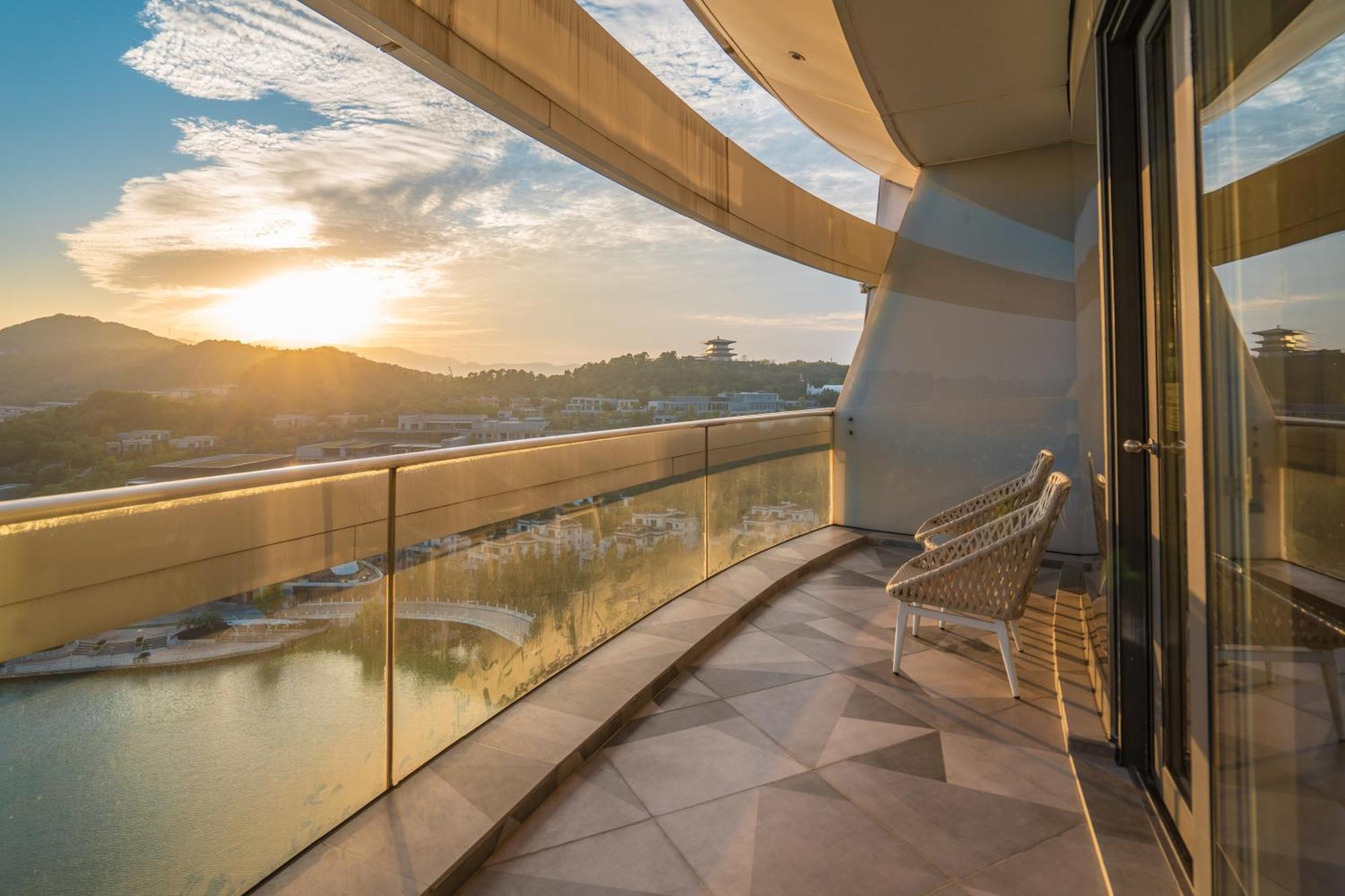 Sheraton Huzhou Taihu Lake Hot Spring Resort & Spa Exterior foto
