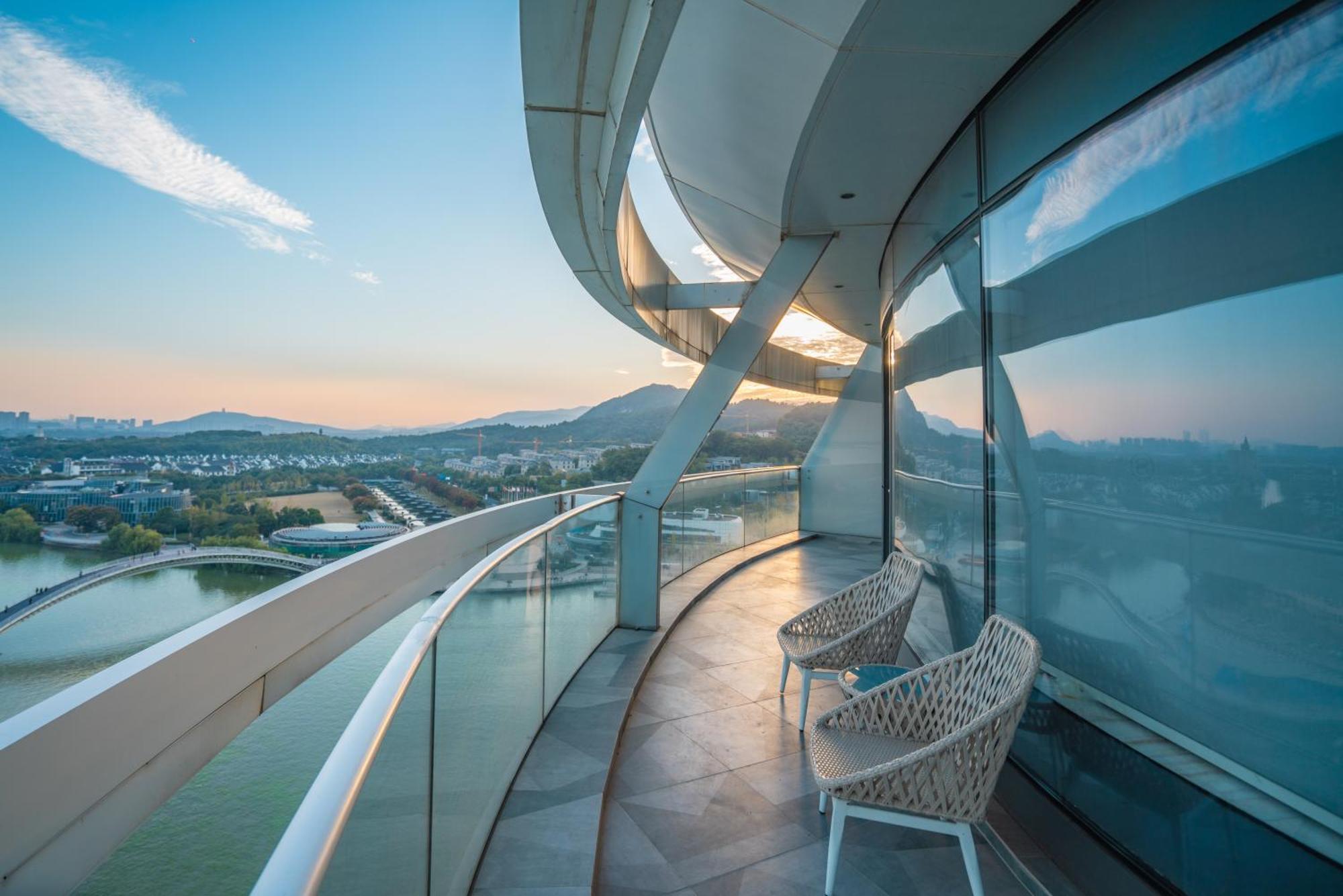 Sheraton Huzhou Taihu Lake Hot Spring Resort & Spa Exterior foto