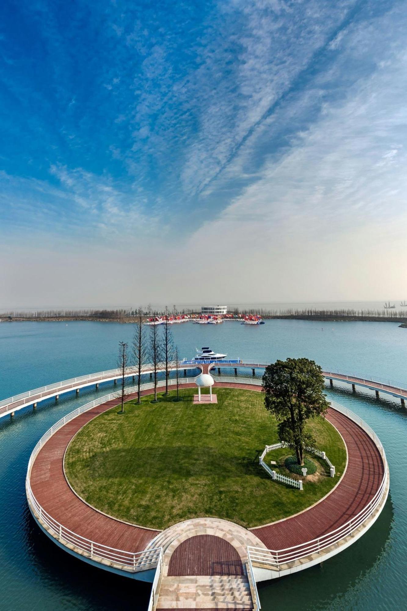 Sheraton Huzhou Taihu Lake Hot Spring Resort & Spa Exterior foto
